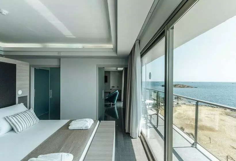 オーシャンビュースイート, The Ibiza Twiins 4* Sup