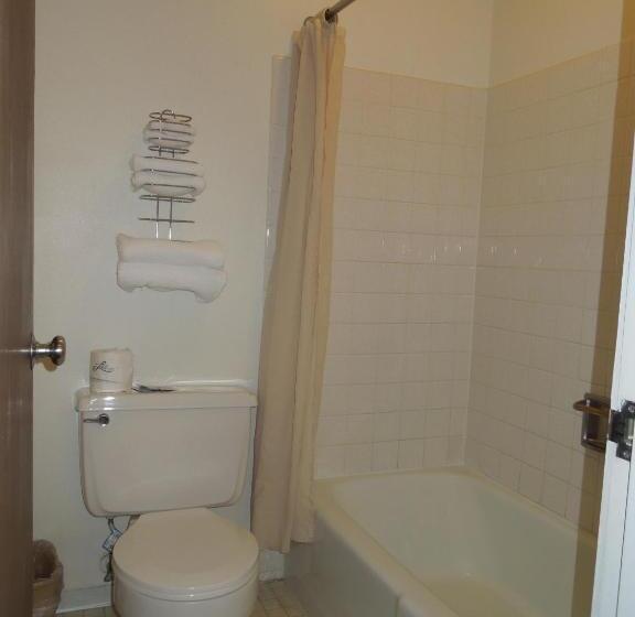 غرفة قياسية سرير كينج, Travelodge By Wyndham Laramie