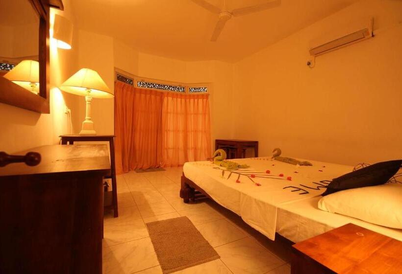 Номер Deluxe, Laluna Ayurveda Resort