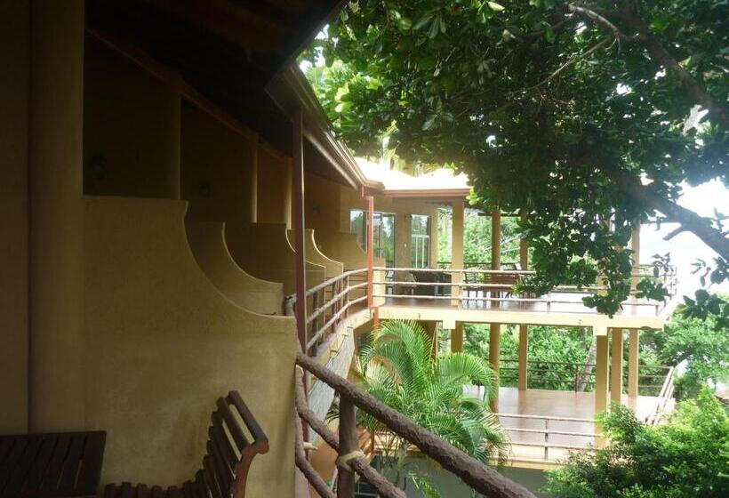 デラックスルーム, Laluna Ayurveda Resort