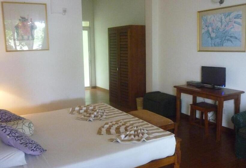 Номер Deluxe, Laluna Ayurveda Resort