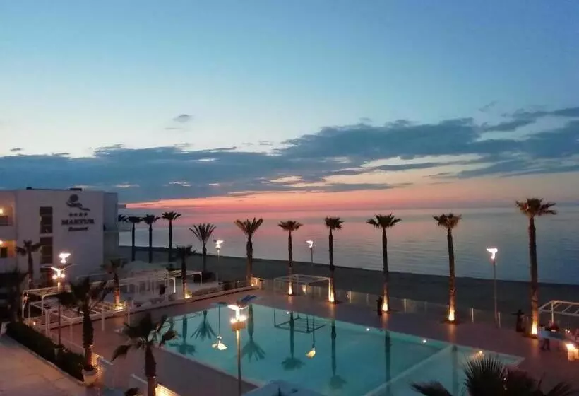 اتاق استاندارد چهارنفره با بالکن, Martur Resort