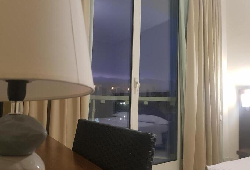 Четырехместный Номер Стандарт с Балконом, Martur Resort