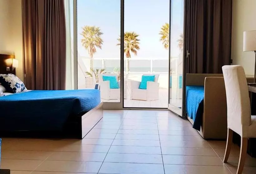 اتاق استاندارد با چشم‌انداز دریا, Martur Resort