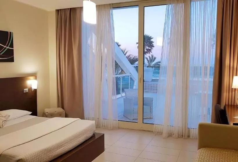 اتاق استاندارد با چشم‌انداز دریا, Martur Resort