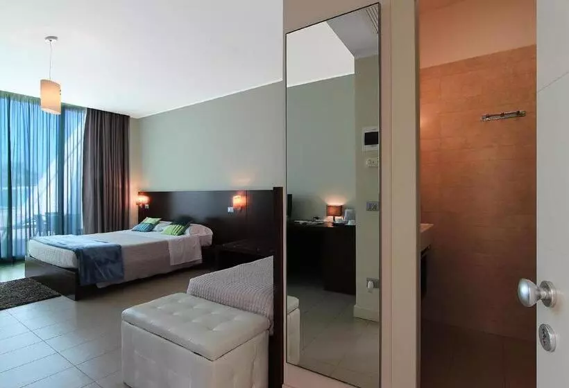 اتاق استاندارد با چشم‌انداز دریا, Martur Resort