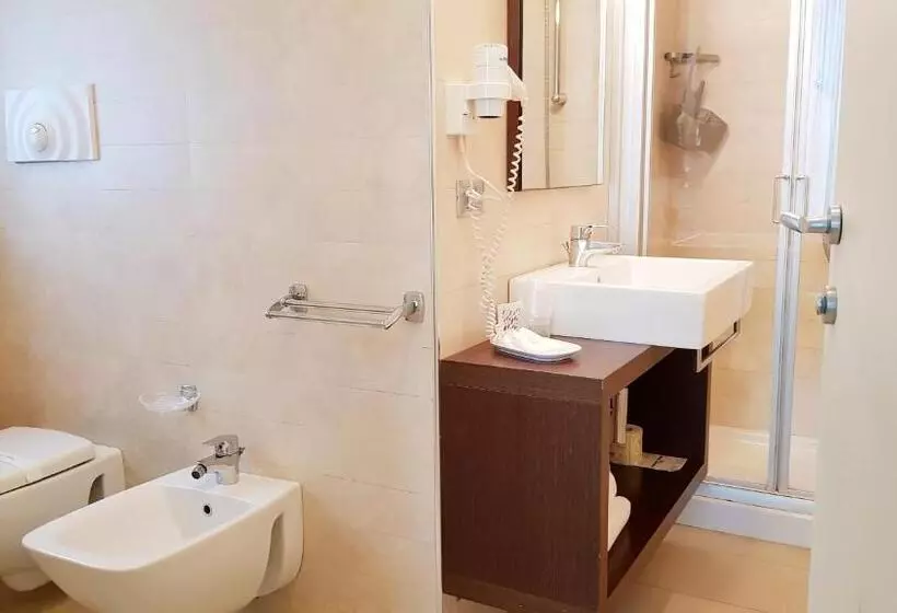 سوییت جونیور با چشم‌انداز دریا, Martur Resort