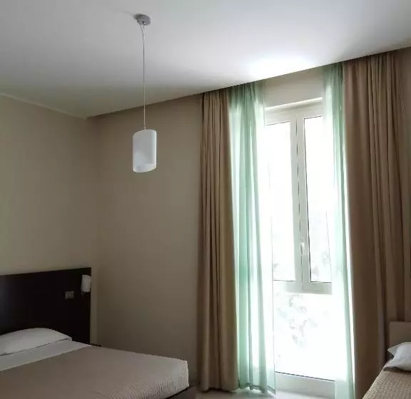 اتاق استاندارد سه نفره, Martur Resort