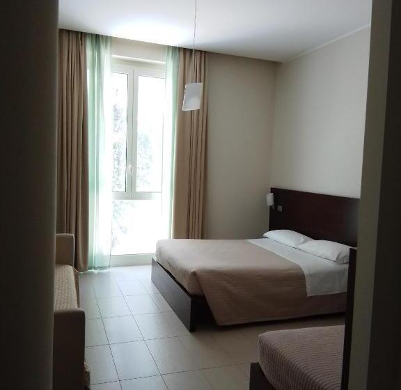 Номер Стандарт Трехместный, Martur Resort