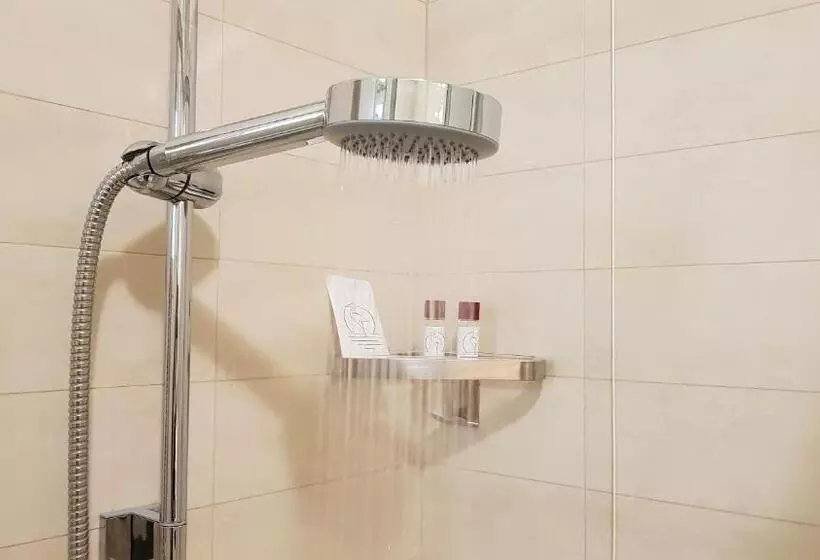 اتاق استاندارد سه نفره, Martur Resort
