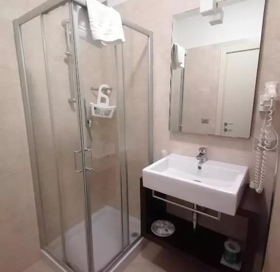 اتاق استاندارد سه نفره, Martur Resort