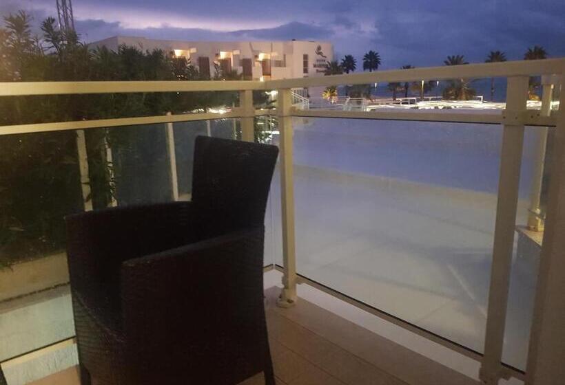 Четырехместный Номер Стандарт с Балконом, Martur Resort