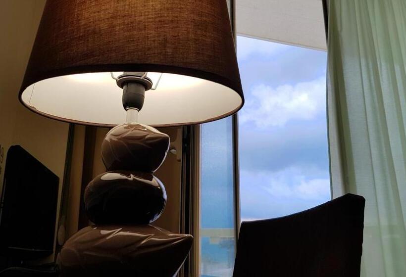 Четырехместный Номер Стандарт с Балконом, Martur Resort