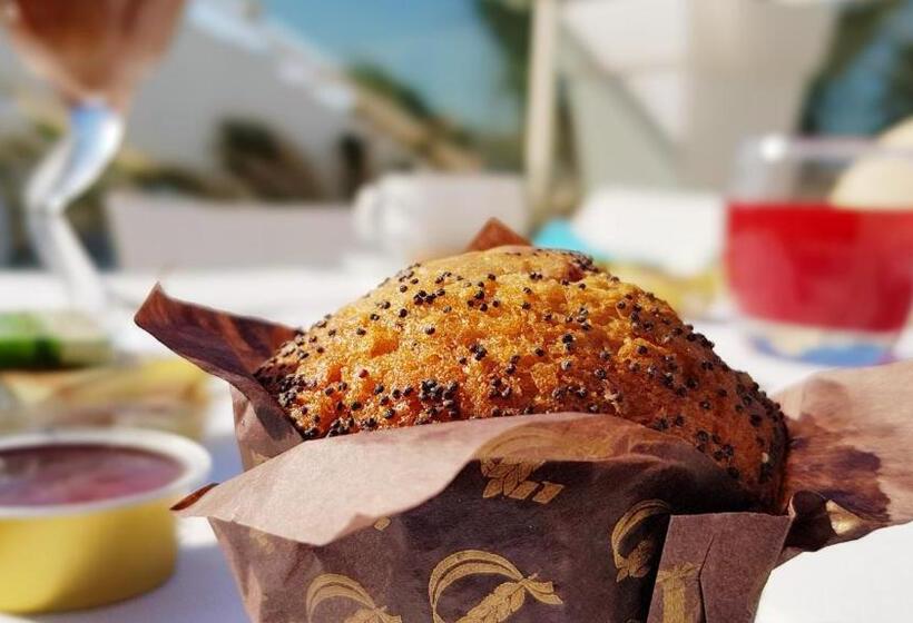 带阳台标准四人间, Martur Resort
