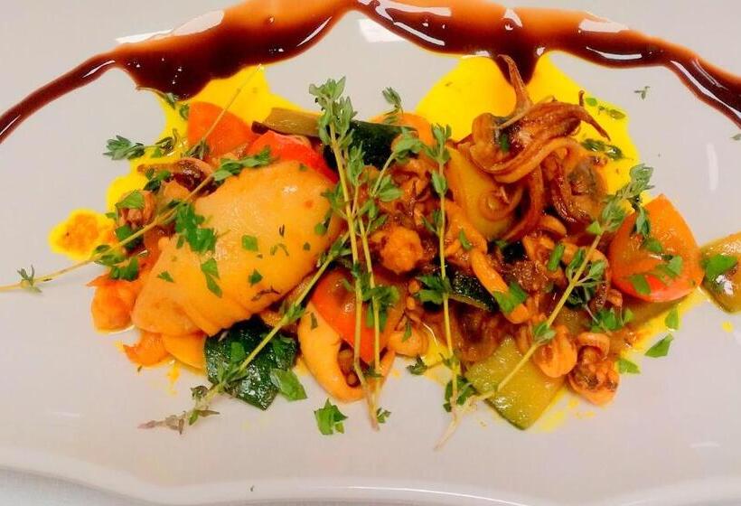 Четырехместный Номер Стандарт с Балконом, Martur Resort