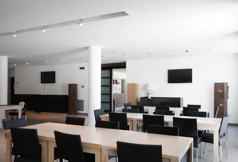 Четырехместный Номер Стандарт с Балконом, Martur Resort