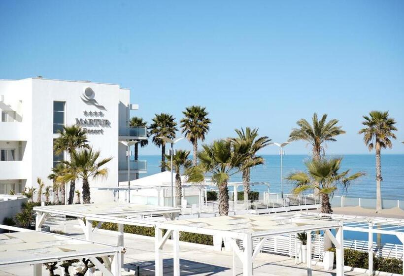 Четырехместный Номер Стандарт с Балконом, Martur Resort