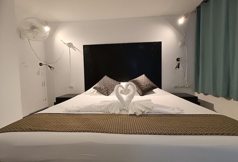 חדר סטנדרט, Noble House Patong