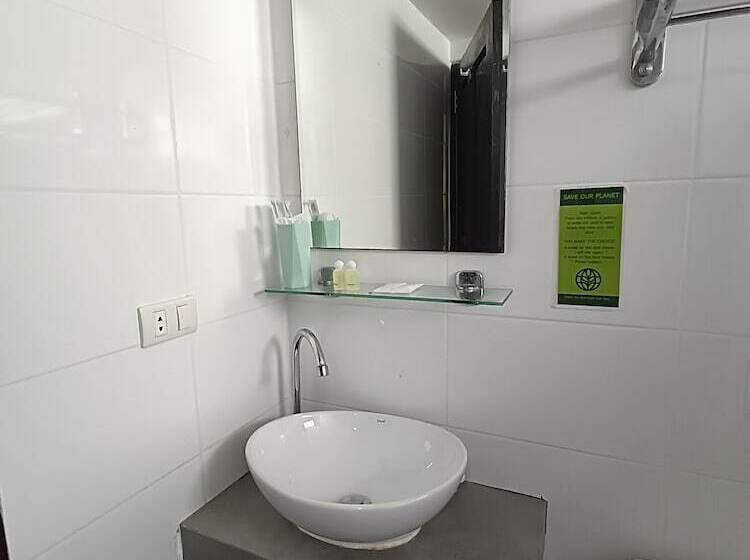 غرفة قياسية, Noble House Patong