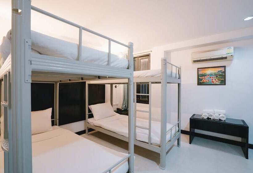 מיטה בחדר משותף, Noble House Patong