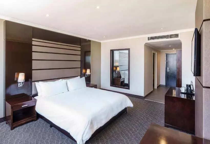 اتاق استاندارد با تخت بزرگ, Protea Hotel By Marriott Lusaka Tower