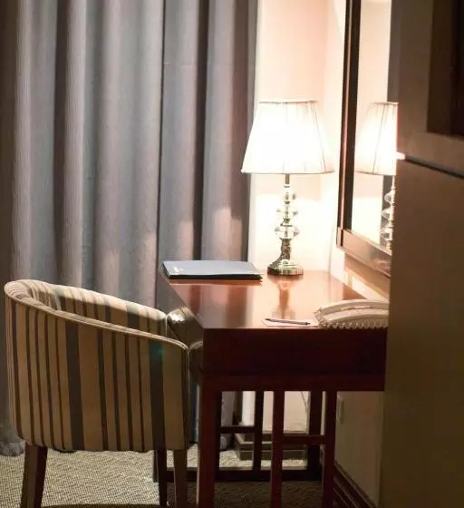 اتاق استاندارد با تخت بزرگ, Protea Hotel By Marriott Lusaka Tower