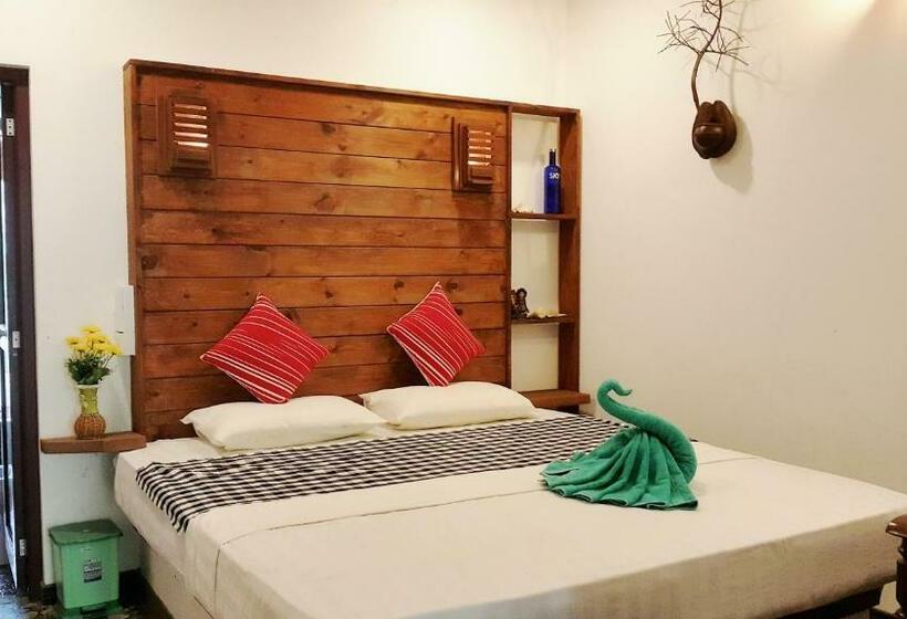 اتاق لوکس سه تخته, Green Orange Villa