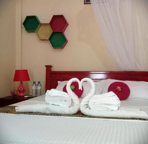 Номер Стандарт, Dinuka Village