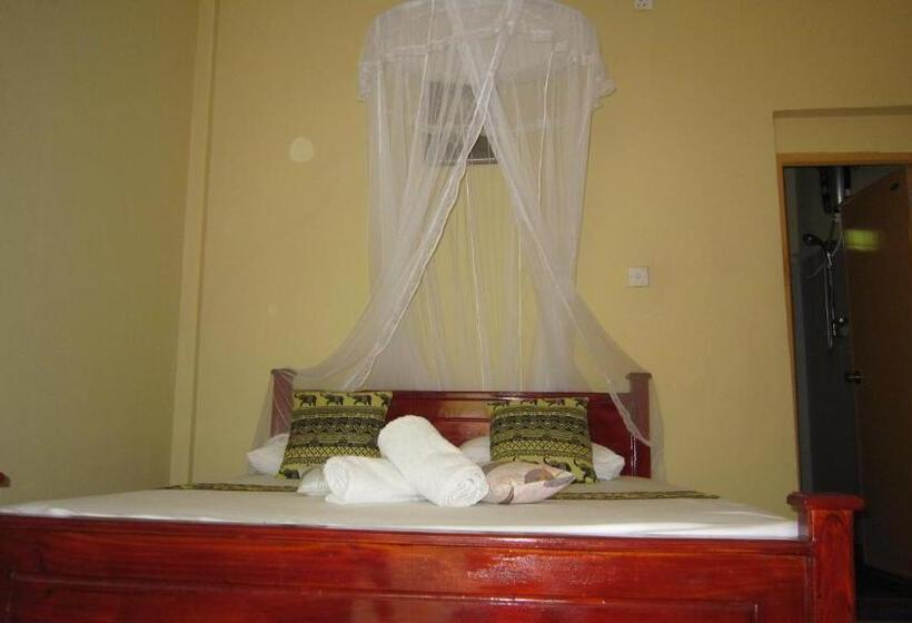 Номер Стандарт, Dinuka Village