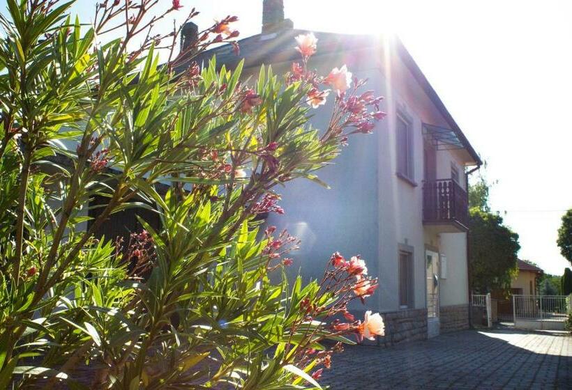 침실 1개 주택, Haus Margit