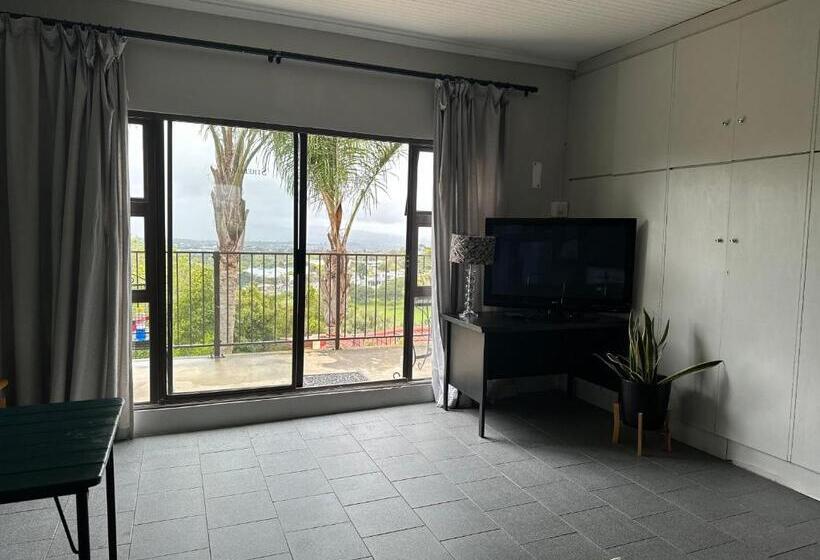 סטודיו דלוקס, Welgemoed Villa