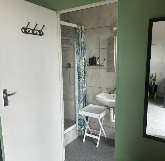 סטודיו דלוקס, Welgemoed Villa