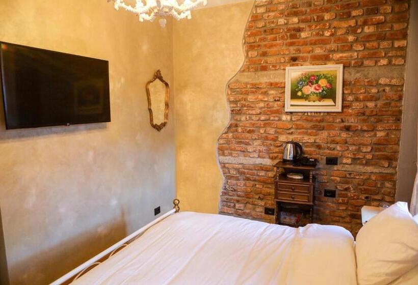 חדר משפחתי, Vila Sonnet