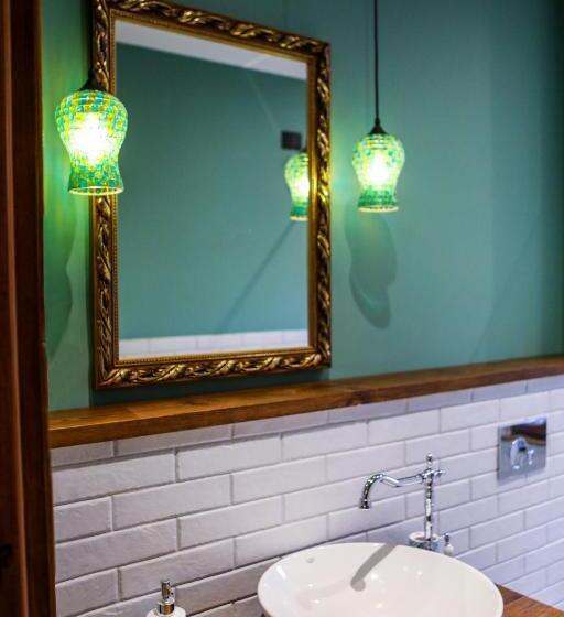 חדר משפחתי, Vila Sonnet