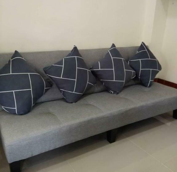 Семейный Номер, บ้านขวัญกมล