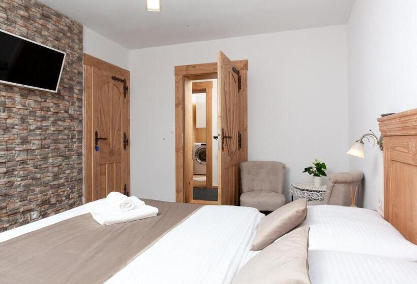 Апартаменты 2 Спальни, Drevenica U Pavla