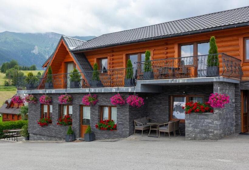 Номер Deluxe, Drevenica U Pavla