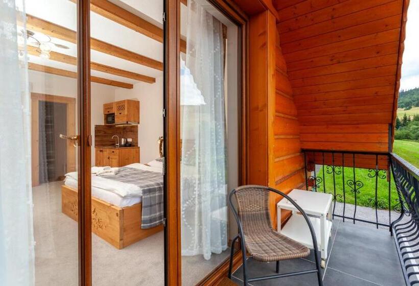 Четырехместный Номер Стандарт с Балконом, Drevenica U Pavla