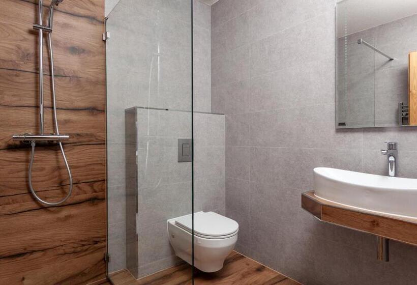 Четырехместный Номер Стандарт с Балконом, Drevenica U Pavla