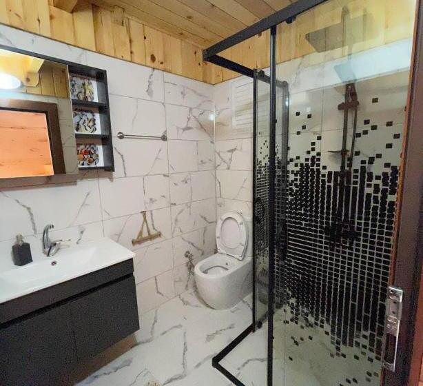 スイート, Ekakta Bungalov