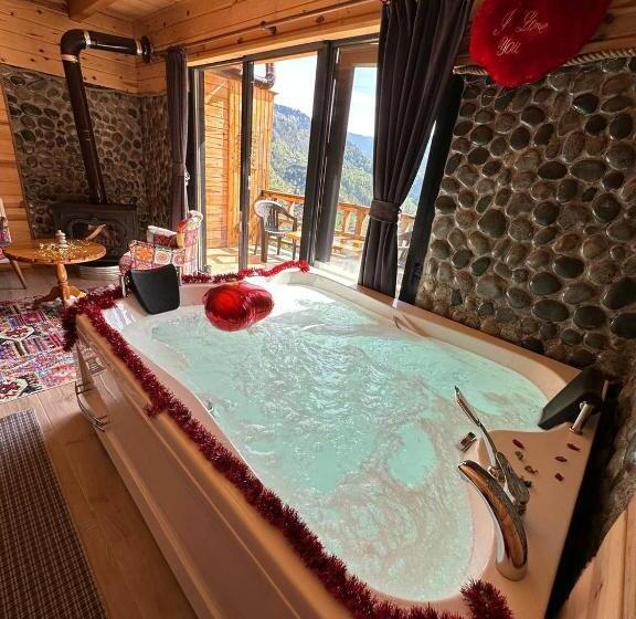 スイート, Ekakta Bungalov