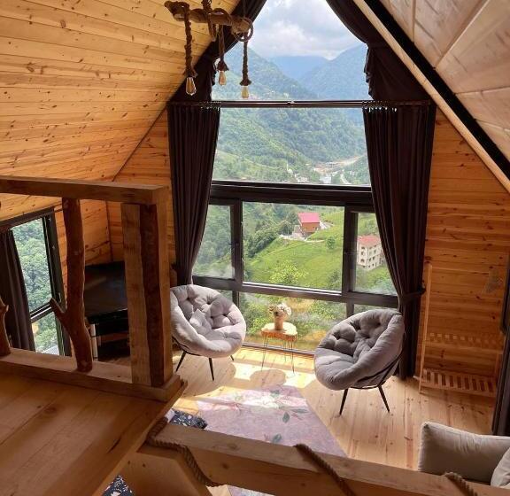 スタンダードバンガロー, Ekakta Bungalov