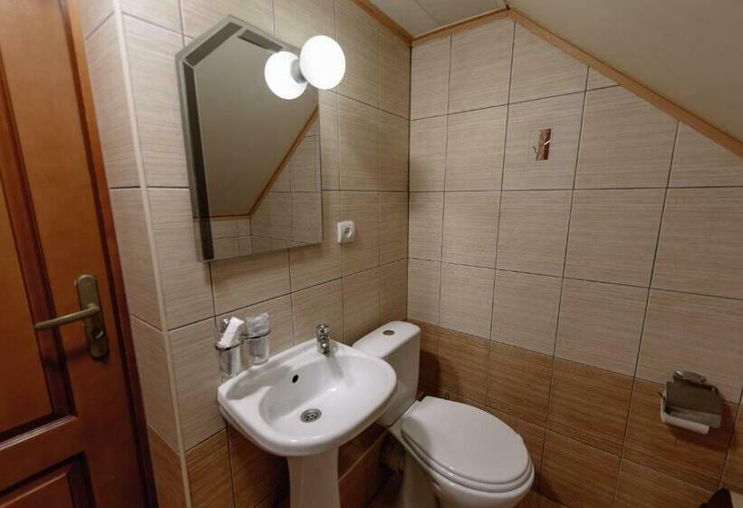 Номер Стандарт Трехместный, готель яблуниця