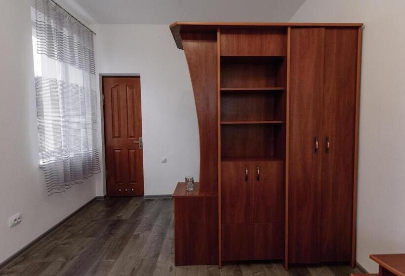 Номер Стандарт с Балконом, готель яблуниця