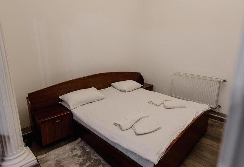 Семейный Номер, готель яблуниця