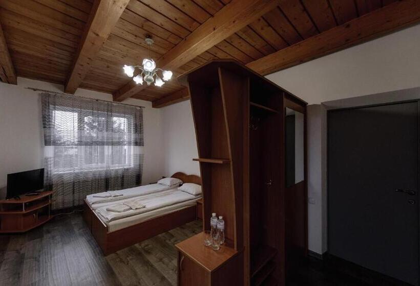 Номер Стандарт Вид на Горы, готель яблуниця