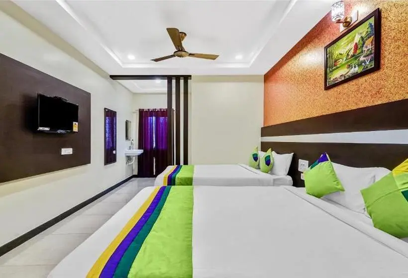 اتاق لوکس, Treebo Sripadha Residency Alipiri Road