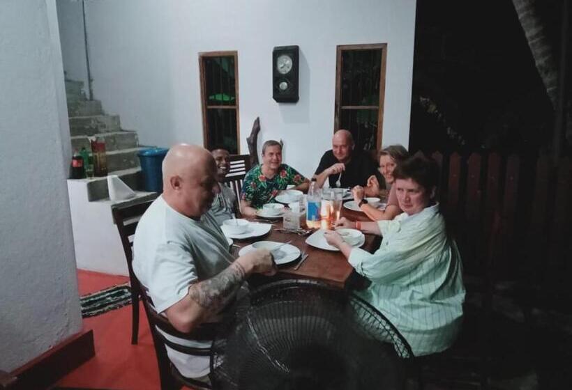 חדר דלוקס לשלושה, Gold Sand Resort