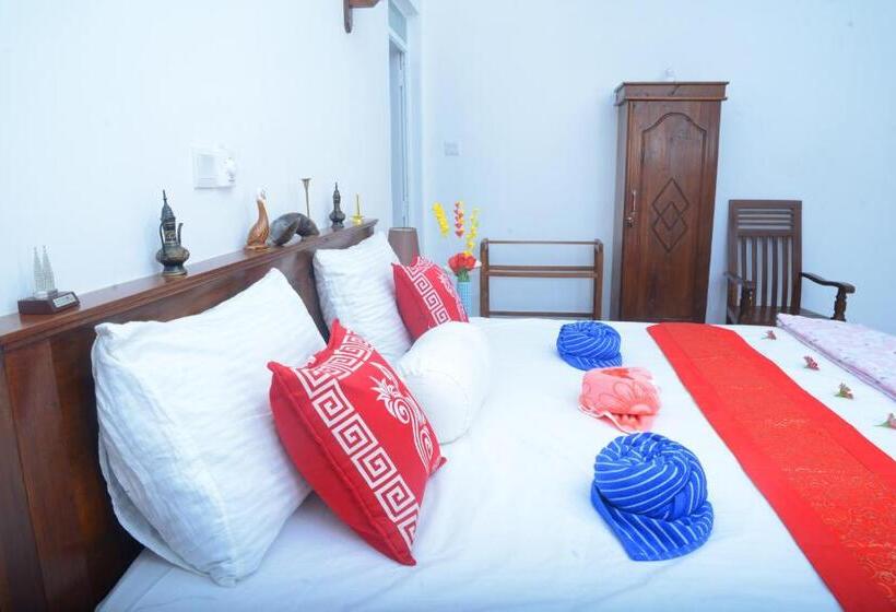 חדר דלוקס לשלושה, Gold Sand Resort