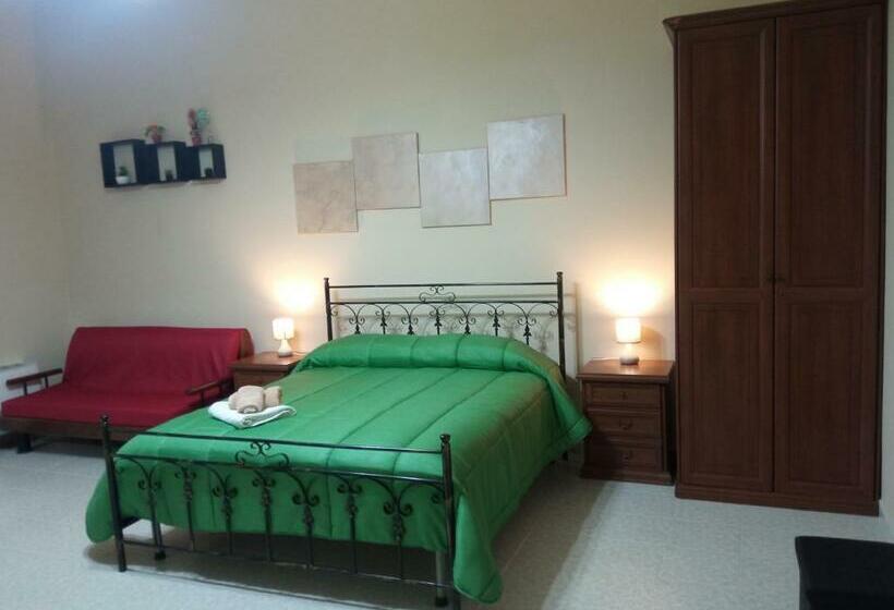 اتاق استاندارد, L Altra Casa 1933